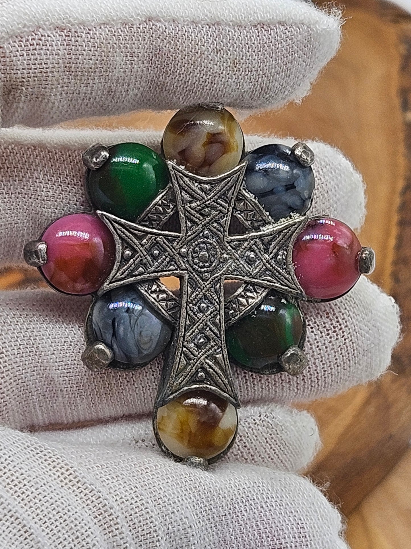 Vintage Scottish Brooch/Pendant Celtic Cross with Stone inserts, VGC, L1099